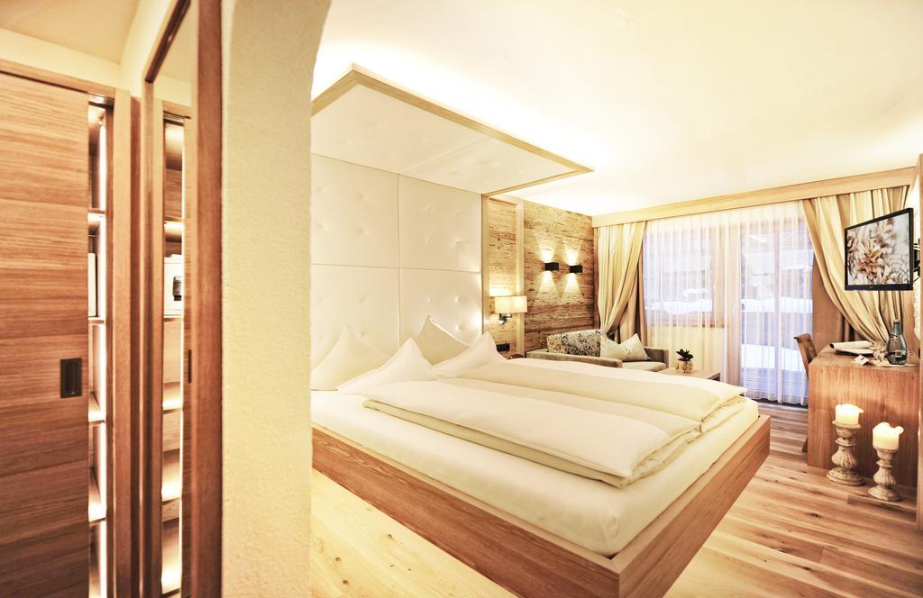 Salnerhof Superior Lifestyle Resort Ischgl Phòng bức ảnh